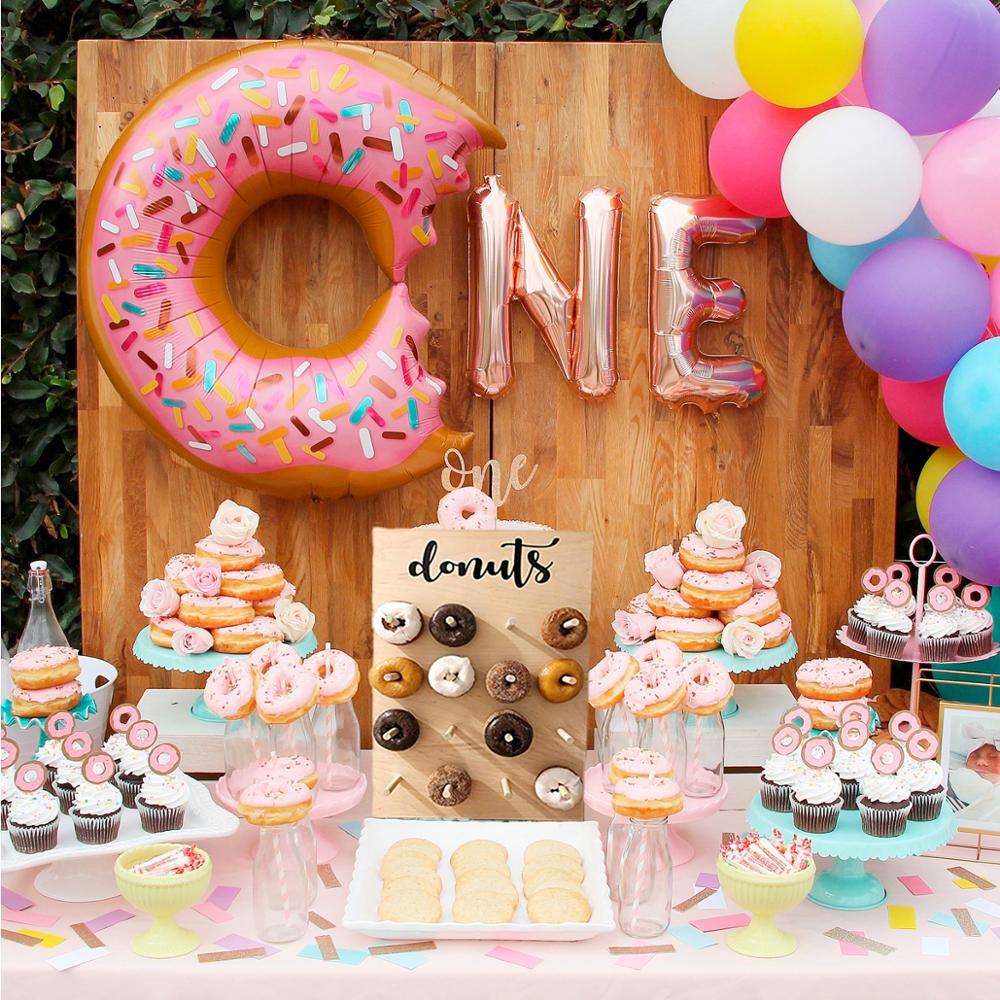 Donut Wall Stand Decoration