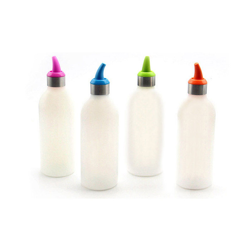 Universal Reusable Plastic Bottle With Nozzle Squeeze Bottle